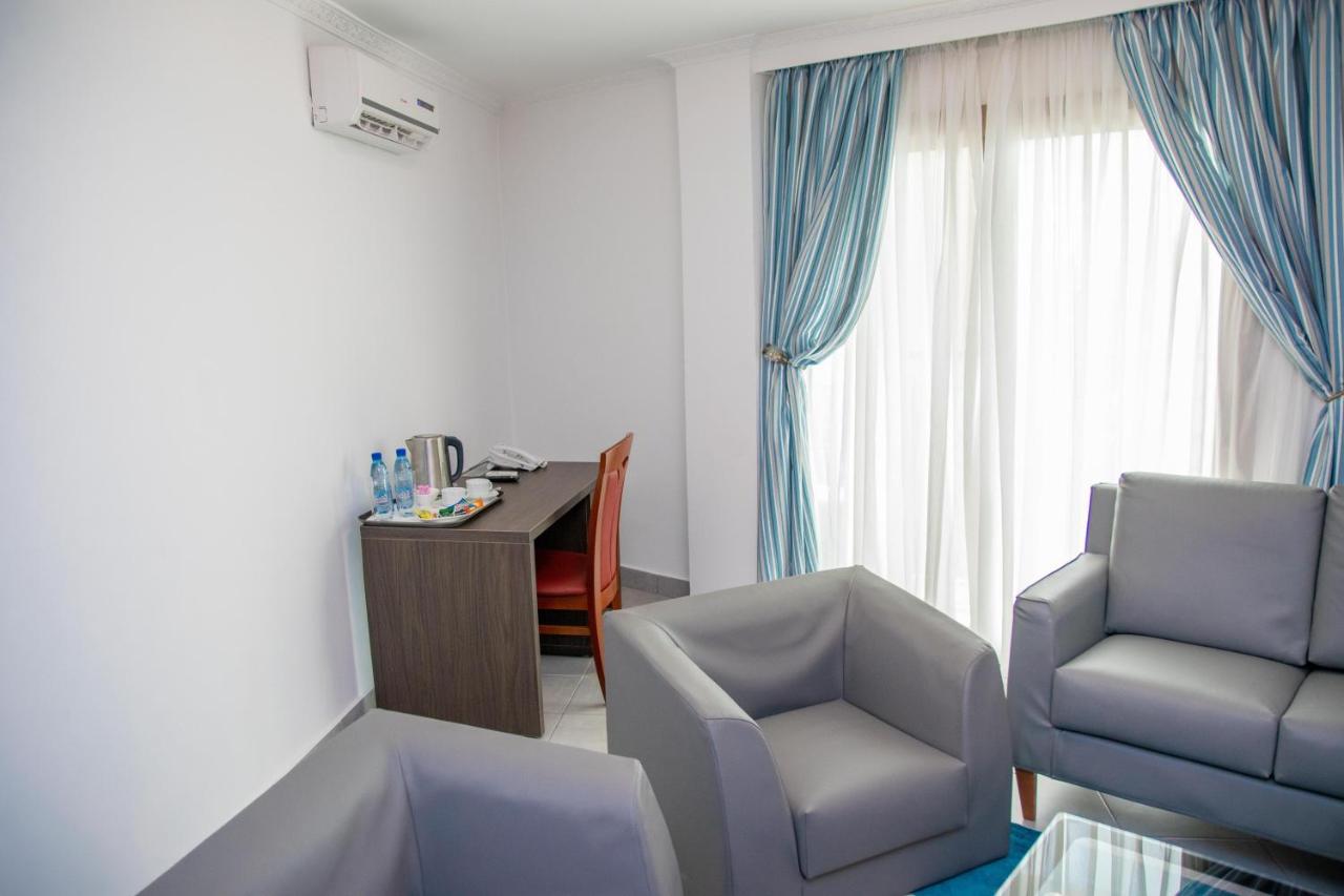 Faya Hotel Douala Exterior photo