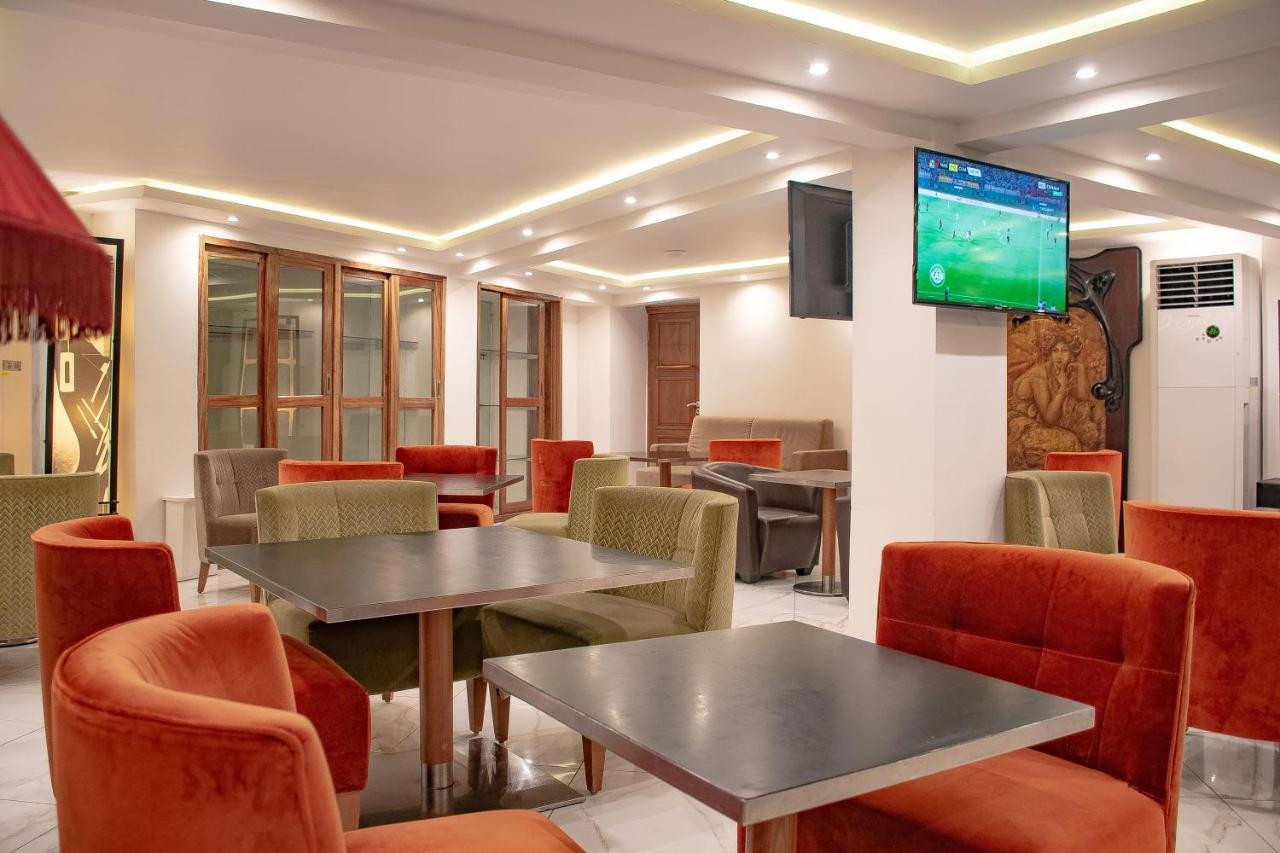 Faya Hotel Douala Exterior photo