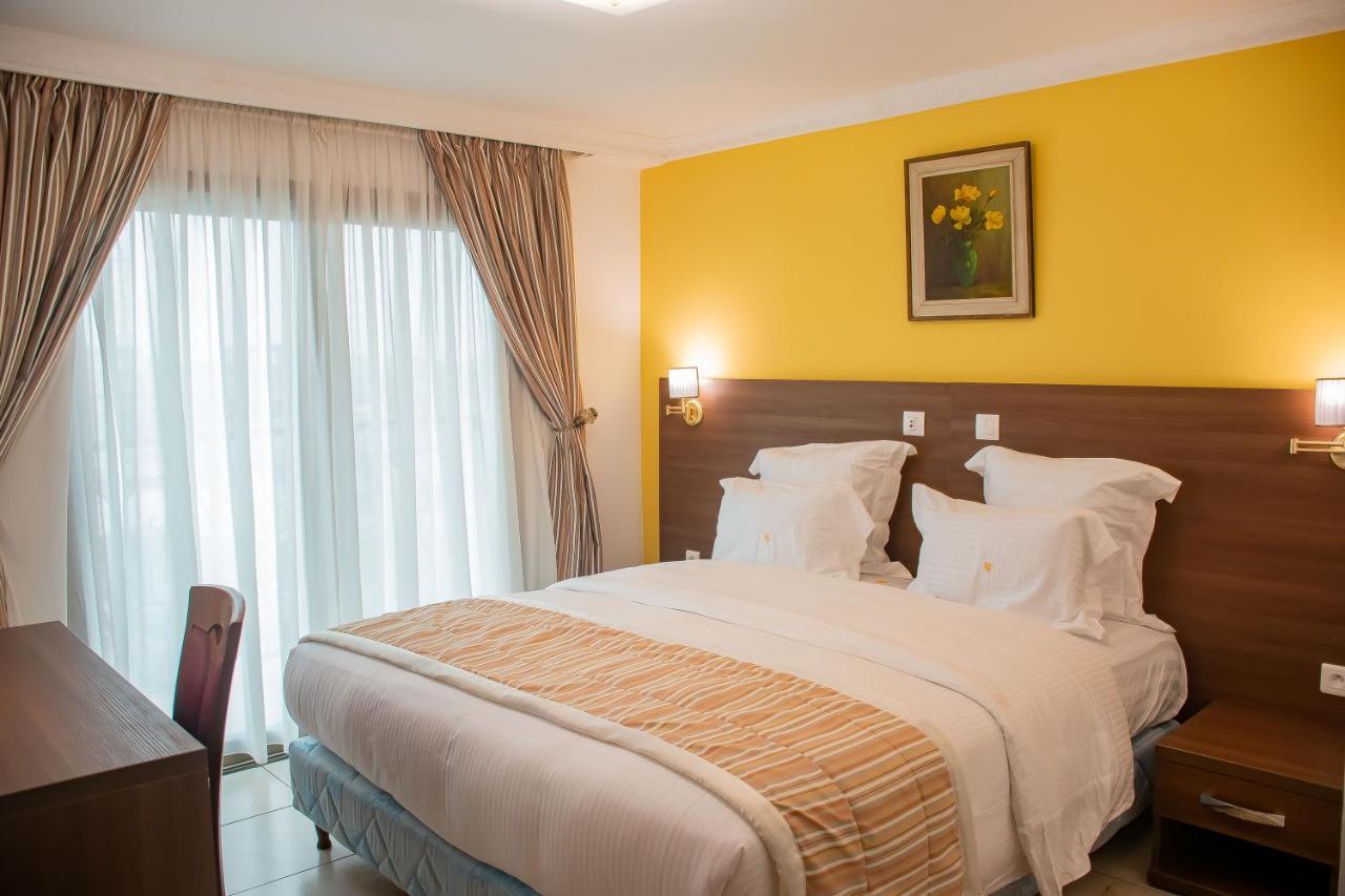Faya Hotel Douala Exterior photo