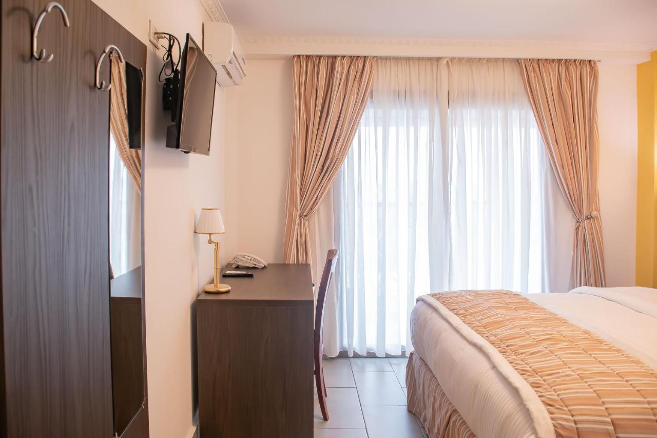 Faya Hotel Douala Exterior photo