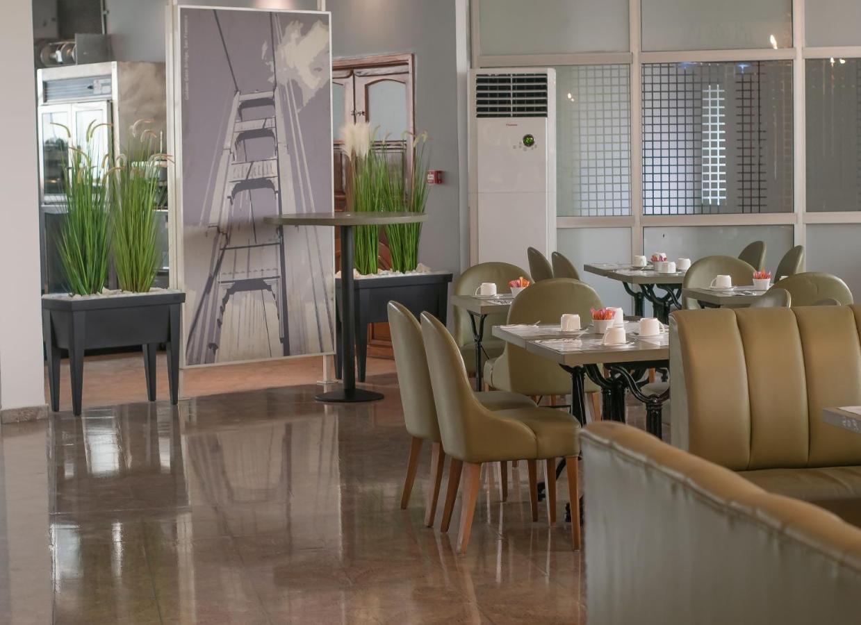 Faya Hotel Douala Exterior photo